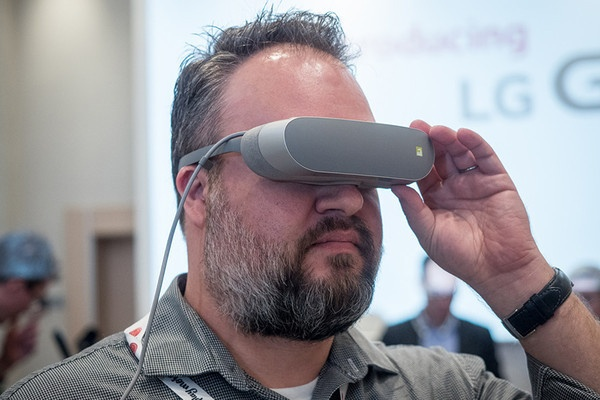 VR眼镜伤眼程度揭秘:竟超手机电脑?揭秘真相! VR眼镜伤眼程度揭秘:竟超手机电脑?揭秘真相!