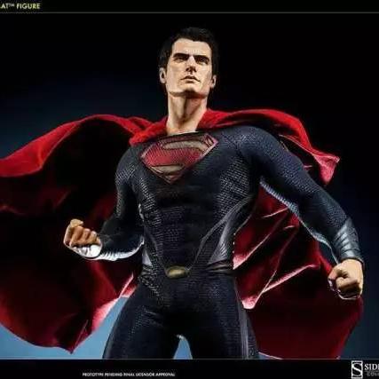 《蝙蝠侠1米巨手办,变形披风酷炫登场!》 《蝙蝠侠1米巨手办,变形披风酷炫登场!》