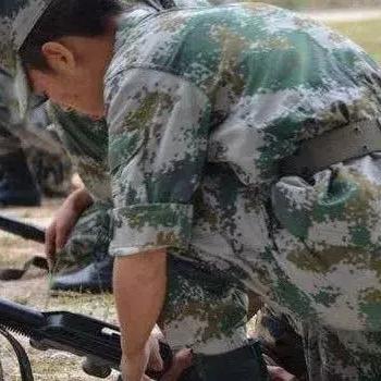 《美系枪械新手指南：从军必备武器盘点》
《新手必看！盘点《从军》中的美系枪械利器》
《《从军》枪械攻略：新手玩家的美系枪械推荐》
《美系枪械全解析：《从军》新手玩家的武器库》
《《从军》新手福利：揭秘美系枪械的强大性能》