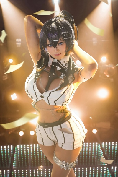 《妮姬》翘臀兔耳女神战斗秀：清凉视觉盛宴来袭！