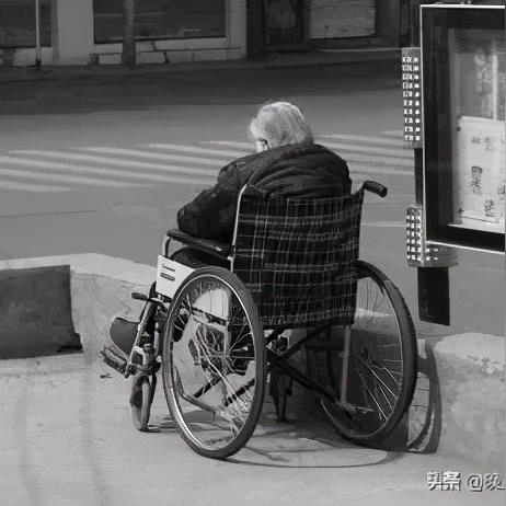 高伤轮椅《丝之歌》攻略:打造强力装备组合,助你轻松通关 高伤轮椅《丝之歌》攻略:打造强力装备组合,助你轻松通关