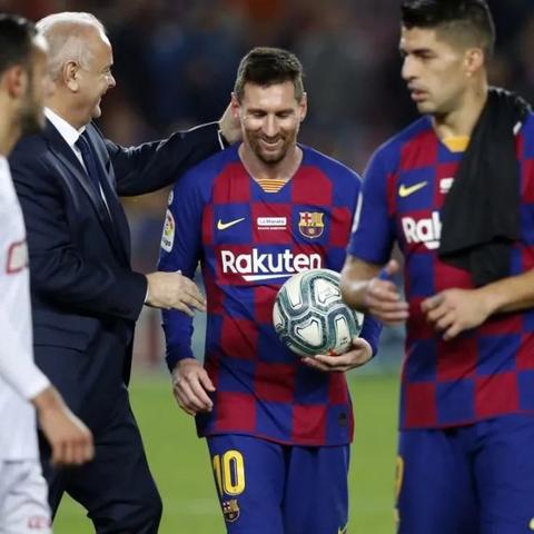 《FIFA14》五大亮点揭秘:探索足球王者新境界 《FIFA14》五大亮点揭秘:探索足球王者新境界