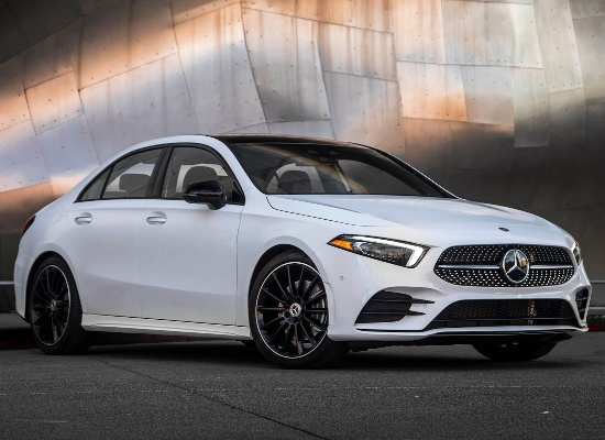 奔驰A级停产,CLA成最便宜入门,玩家选车有新选择? 奔驰A级停产,CLA成最便宜入门,玩家选车有新选择?