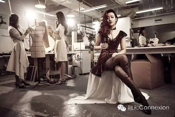 《光与影》女法师爆红:高颜值冷艳“奶妈”成焦点 《光与影》女法师爆红:高颜值冷艳“奶妈”成焦点