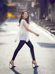 胜利女神新造型引热议,纤细少女会否回归?能解身材焦虑? 胜利女神新造型引热议,纤细少女会否回归?能解身材焦虑?