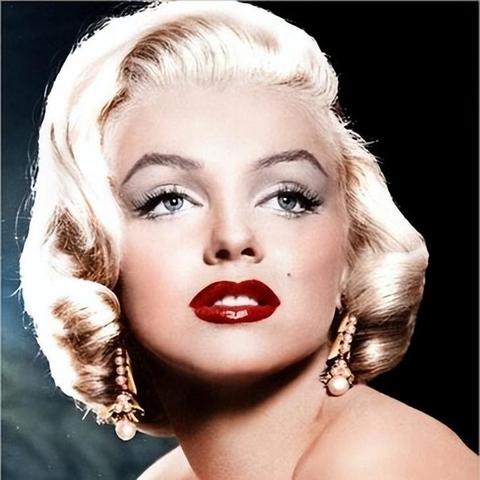 《神奇女侠》独立冒险之旅：单人体验独领风骚