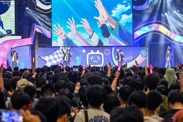 腾讯14款游戏BW抢人风波,韩援Coser禁令下意外爆红,粉丝数三天翻倍! 腾讯14款游戏BW抢人风波,韩援Coser禁令下意外爆红,粉丝数三天翻倍!