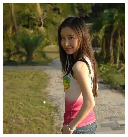 王祖贤在加拿大开艾灸店,多平台宣传近照曝光!啥情况? 王祖贤在加拿大开艾灸店,多平台宣传近照曝光!啥情况?