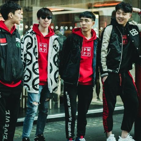 曝iPhone 17 Pro支持无线反向充电,落后华为六年多,咋回事? 曝iPhone 17 Pro支持无线反向充电,落后华为六年多,咋回事?