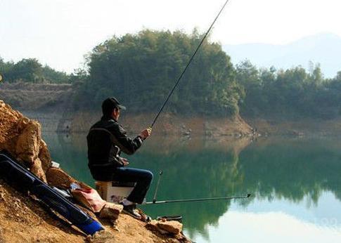 《心动小镇白梭吻鲈钓点揭秘》 《心动小镇白梭吻鲈钓点揭秘》