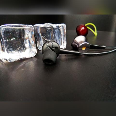 《刺客信条:起源》奢华镶金耳机,40万超值体验! 《刺客信条:起源》奢华镶金耳机,40万超值体验!