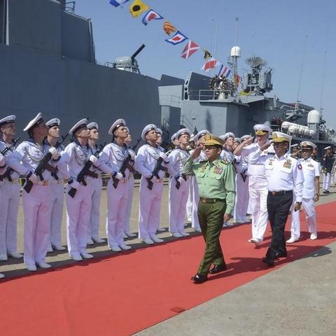 《辐射4》高玩还原《美队3:内战》预告片,激战一触即发! 《辐射4》高玩还原《美队3:内战》预告片,激战一触即发!