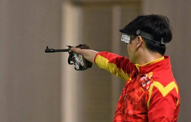 《2008北京奥运10米气手枪：赛场瞬间，心路历程》