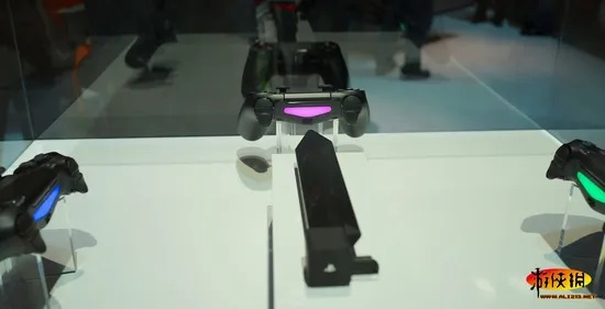 EA总裁曝光:Xbox720与PS4真容首度亮相! EA总裁曝光:Xbox720与PS4真容首度亮相!