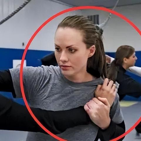 《杀手6暗杀技巧揭秘:全章节攻略+挑战视频解析》 《杀手6暗杀技巧揭秘:全章节攻略+挑战视频解析》