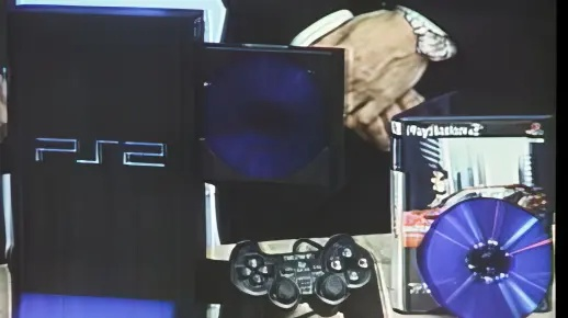 动手高玩展示自制透明版PS2主机,网友点赞,官方该出! 动手高玩展示自制透明版PS2主机,网友点赞,官方该出!