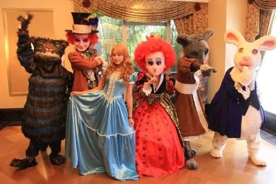 麻辣马争抢《爱丽丝梦游仙境》版权，经典IP将何去何从？