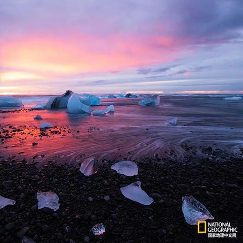 三伏:揭秘古墓奇缘,探寻神秘宝藏的惊险旅程! 三伏:揭秘古墓奇缘,探寻神秘宝藏的惊险旅程!