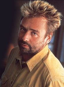 小岛秀夫与法国名导亲密合影,揭秘多部禁片背后的故事 小岛秀夫与法国名导亲密合影,揭秘多部禁片背后的故事