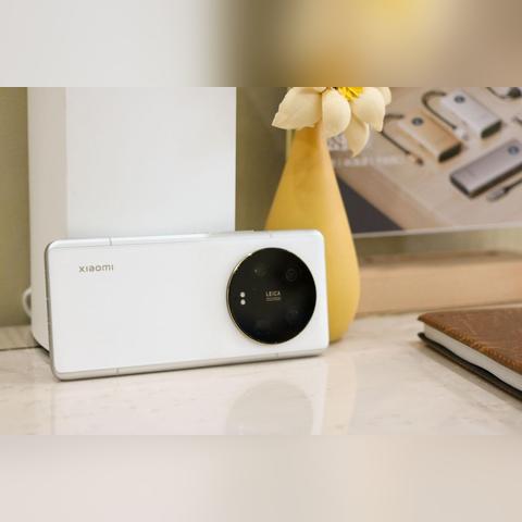 小米SU7 Ultra新配色太空银官宣,游戏玩家们不看看? 小米SU7 Ultra新配色太空银官宣,游戏玩家们不看看?