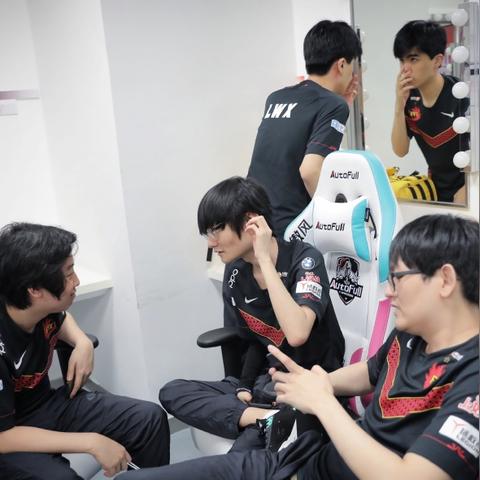 《绝地求生》锅妹战斗形态：揭秘神秘战术女神