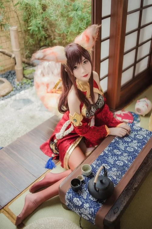 《K/DA阿狸COS诱惑升级,性感魅力无法抗拒》 《K/DA阿狸COS诱惑升级,性感魅力无法抗拒》