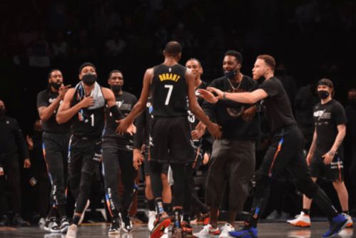 《光与影33号队首日爆卖50万,在线峰值突破7万!》 《光与影33号队首日爆卖50万,在线峰值突破7万!》