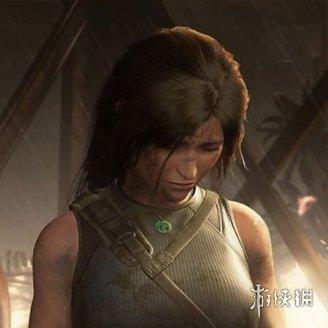 《古墓丽影：暗影》套装引争议，劳拉长裤造型引发玩家热议