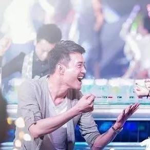 无畏契约奇点套装：揭秘特效等级全解析