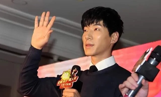 张亮梦想十年内夺影帝,可导师说他代表作均低于3分,咋回事? 张亮梦想十年内夺影帝,可导师说他代表作均低于3分,咋回事?