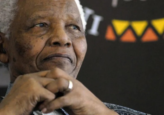 《秘影曼德拉圣诞帽隐藏位置揭秘》 《秘影曼德拉圣诞帽隐藏位置揭秘》