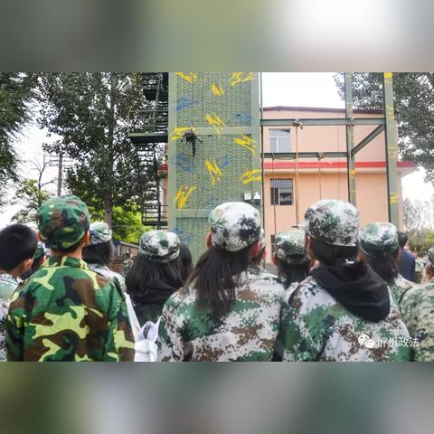 《侠盗猎车手4》蜘蛛侠MOD：空中飞檐走壁，激战警察！