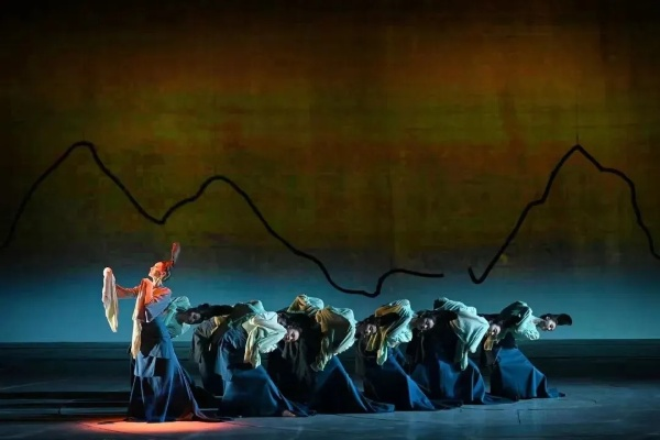 民俗风情包裹下的情感交响,单线叙事演绎生命协奏 民俗风情包裹下的情感交响,单线叙事演绎生命协奏