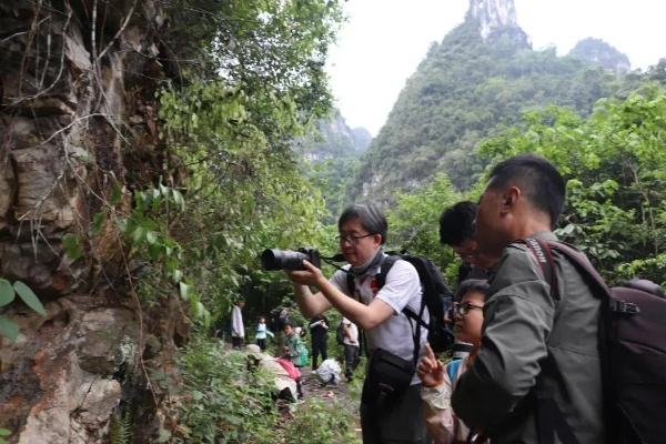 孤山探险家、科学揭秘者、记者探秘之旅 孤山探险家、科学揭秘者、记者探秘之旅