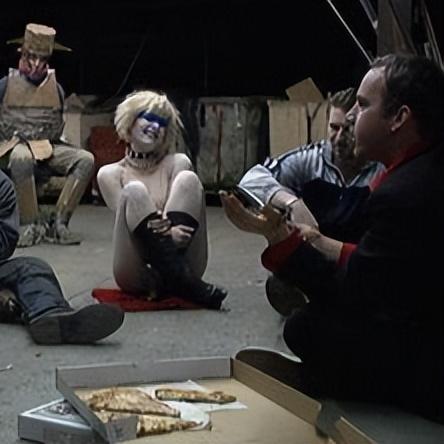 第五人格×福尔摩斯探案新篇章，悬疑联动启幕惊心动魄