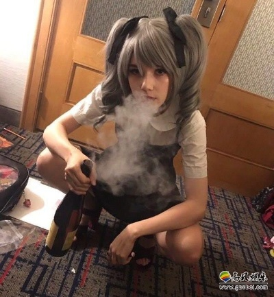 Coser茶々丸还原寂静岭深水雏子,热议背后新视角揭秘 Coser茶々丸还原寂静岭深水雏子,热议背后新视角揭秘