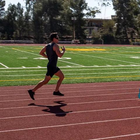 《绝地求生》高效操作:跑步与侧身走位必备键位攻略 《绝地求生》高效操作:跑步与侧身走位必备键位攻略