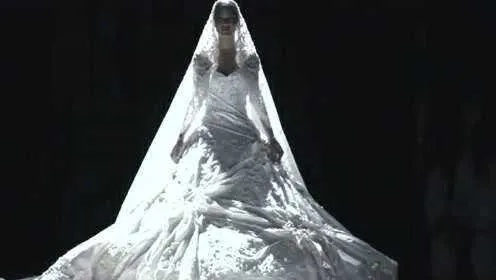 《寂静岭F》新娘惊艳亮相,婚纱造型美得令人窒息 《寂静岭F》新娘惊艳亮相,婚纱造型美得令人窒息