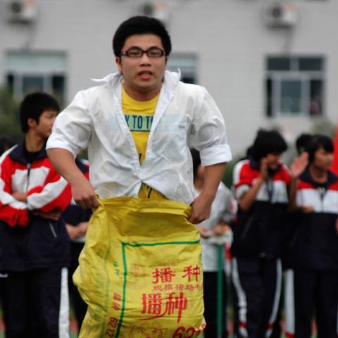 精选团队协作游戏，体验极致互动乐趣