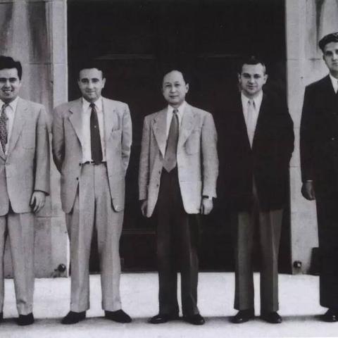 《群星:主机版》第八季通行证全新升级,探索宇宙奥秘! 《群星:主机版》第八季通行证全新升级,探索宇宙奥秘!