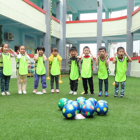 足球迷必看!盘点十大热门足球游戏,解锁全新竞技体验 足球迷必看!盘点十大热门足球游戏,解锁全新竞技体验