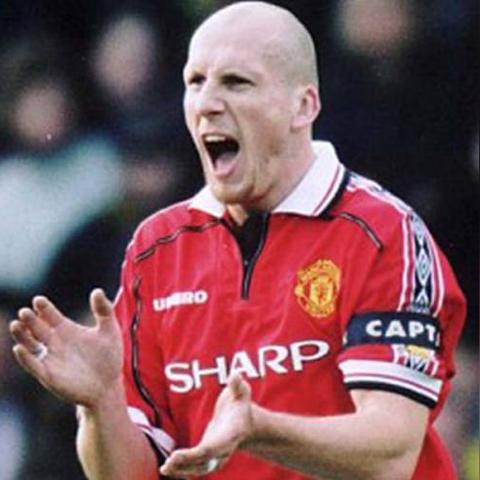 德怀特·约克实战解析:揭秘实况足球新战术精髓 德怀特·约克实战解析:揭秘实况足球新战术精髓