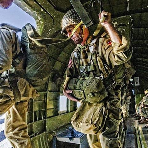 《武装突袭3》载具揭秘:云层之下的装甲车震撼亮相 《武装突袭3》载具揭秘:云层之下的装甲车震撼亮相