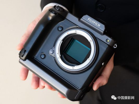 富士GFX100RF一亿像素中画幅无反相机,3.49万值吗? 富士GFX100RF一亿像素中画幅无反相机,3.49万值吗?