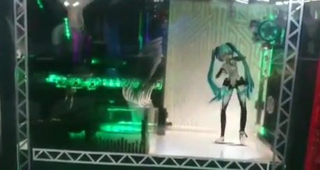 初音未来电竞主机惊艳亮相,全球首台人形造型震撼登场! 初音未来电竞主机惊艳亮相,全球首台人形造型震撼登场!