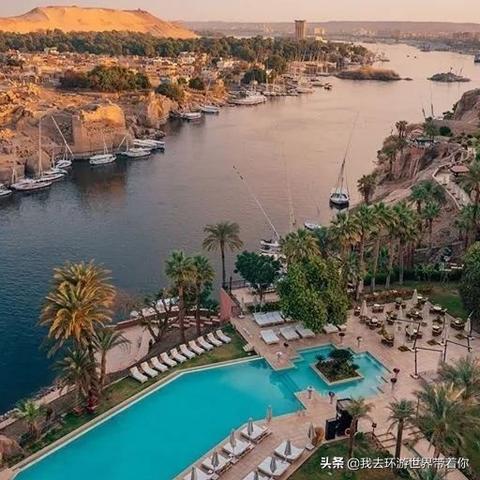 古埃及探秘：风趣旁白揭秘异域风情之旅