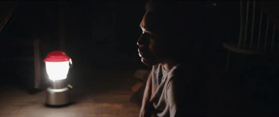 《混血儿》惊悚来袭:沉浸式压抑氛围,心跳加速体验 《混血儿》惊悚来袭:沉浸式压抑氛围,心跳加速体验