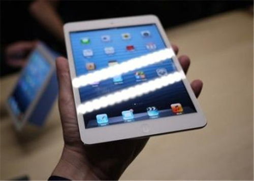 迷你PS1与原版PS1对比:惊人尺寸差距,揭秘游戏机缩水真相 迷你PS1与原版PS1对比:惊人尺寸差距,揭秘游戏机缩水真相