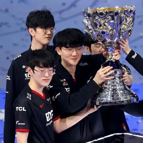 水晶攻略:推倒才是300大作战胜利王道 水晶攻略:推倒才是300大作战胜利王道