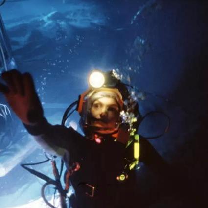 《堡垒之夜》回收系统攻略:轻松掌握资源回收技巧 《堡垒之夜》回收系统攻略:轻松掌握资源回收技巧